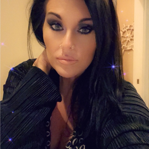 Meet your Posher, Casey - Picture 5 of 7